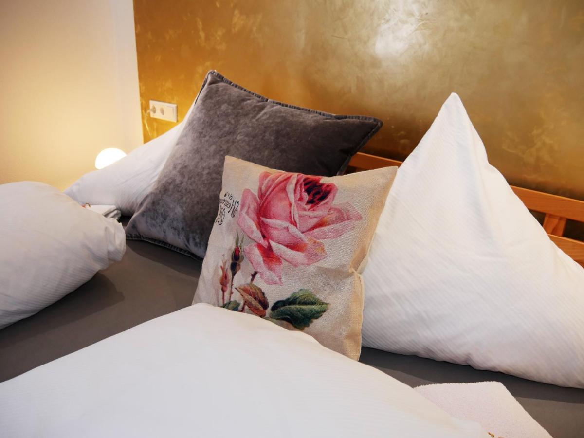 Herberge Zur Rose บรอทเทอร์โรเดอ ภายนอก รูปภาพ